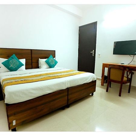 Gupta Residency Near Ajnara Heritage Noida Kültér fotó