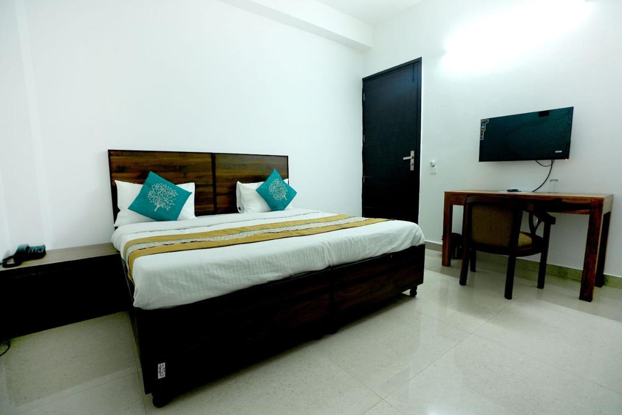 Gupta Residency Near Ajnara Heritage Noida Kültér fotó