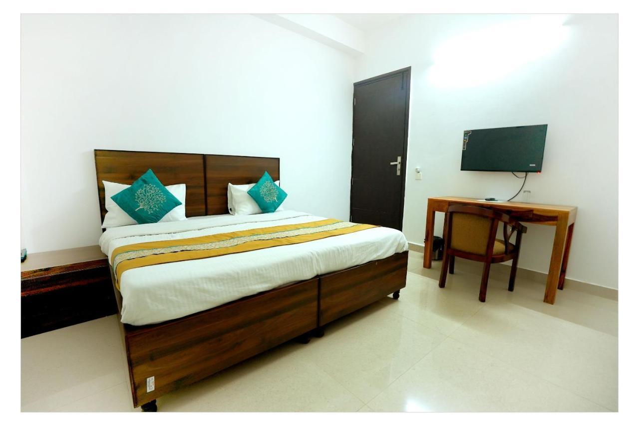 Gupta Residency Near Ajnara Heritage Noida Kültér fotó