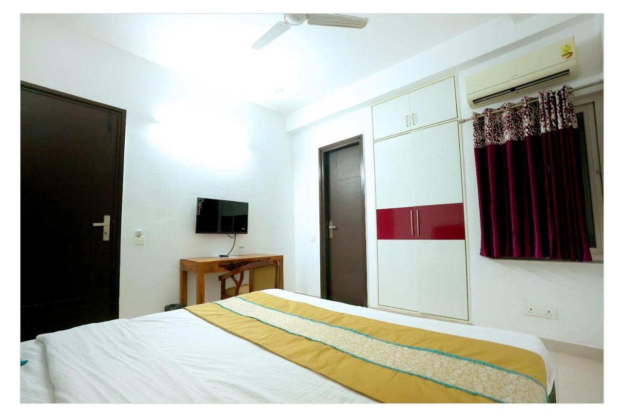 Gupta Residency Near Ajnara Heritage Noida Kültér fotó